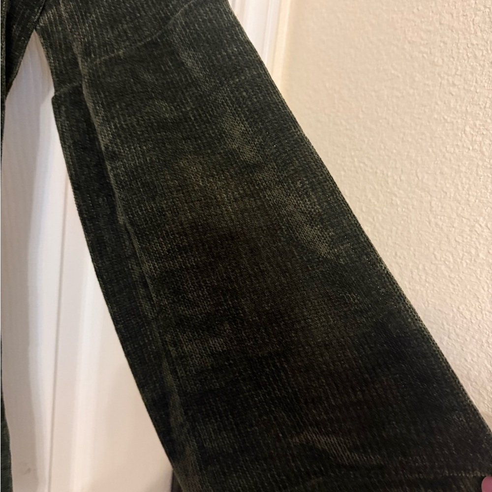 Doe & Rae Forest Green V-Neck Tunic - Picture 2 of 3